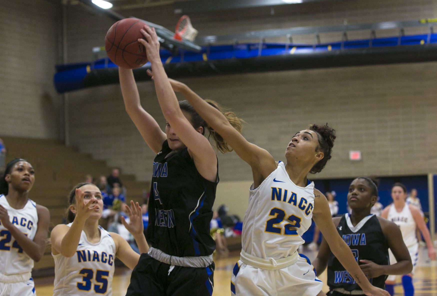WBball NIACC vs. IWCC 4